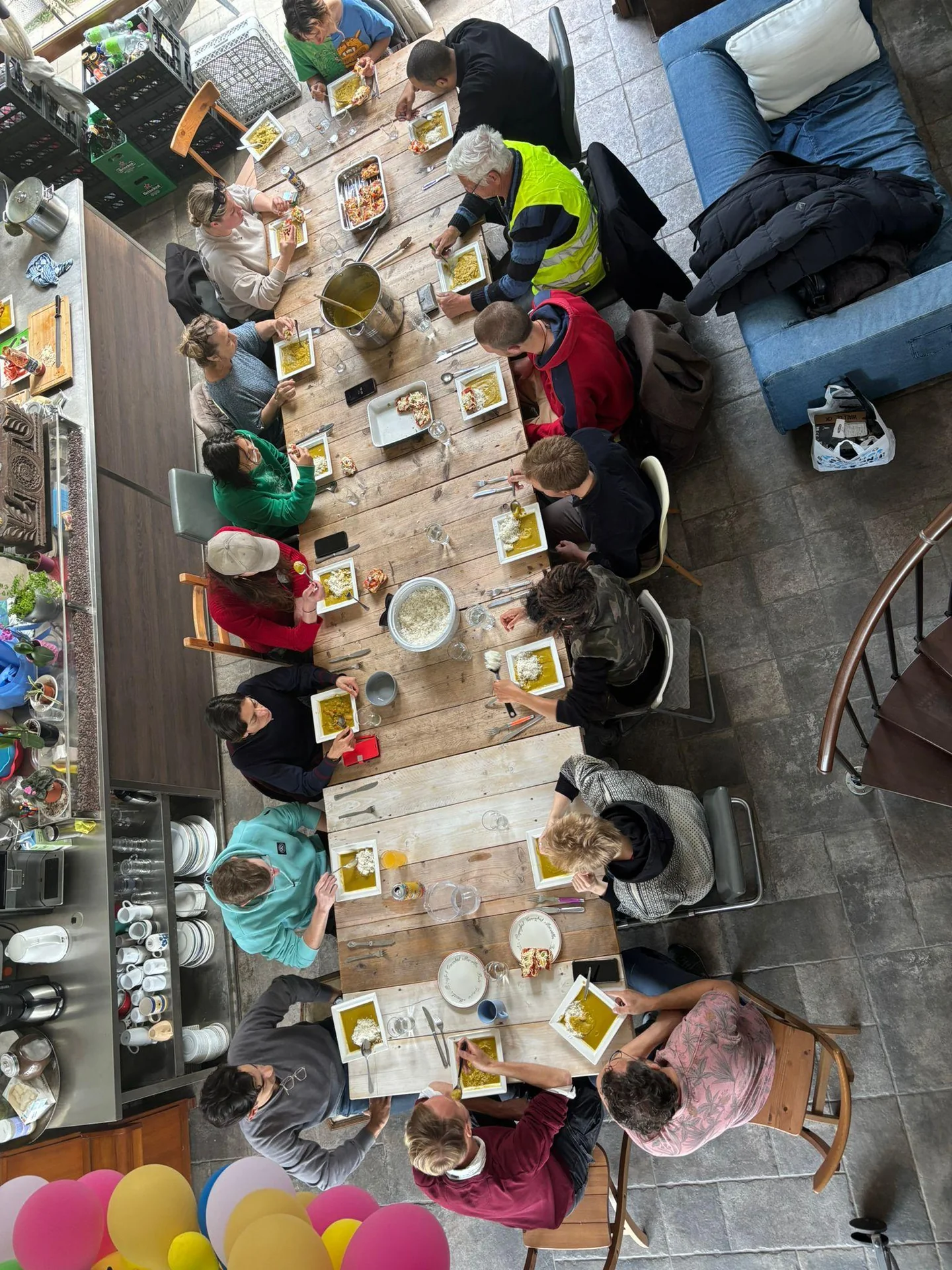 geblurde versie van de foto als achtergrond