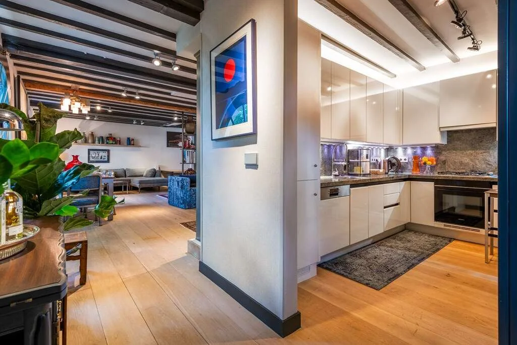 geblurde versie van de foto als achtergrond