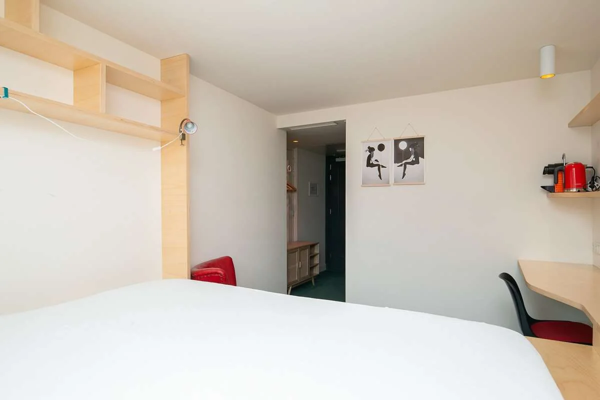 geblurde versie van de foto als achtergrond