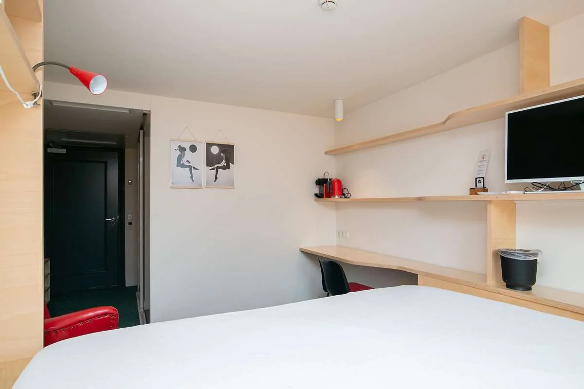 geblurde versie van de foto als achtergrond