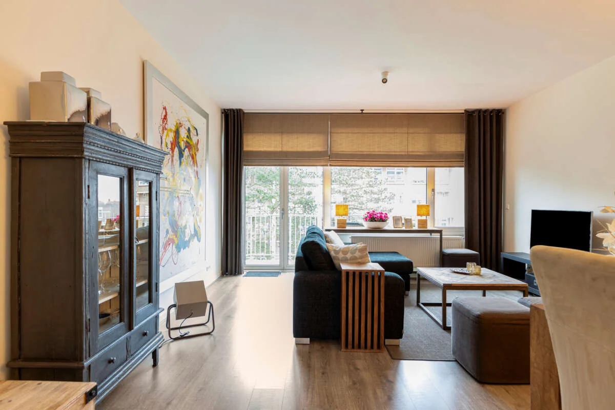 geblurde versie van de foto als achtergrond