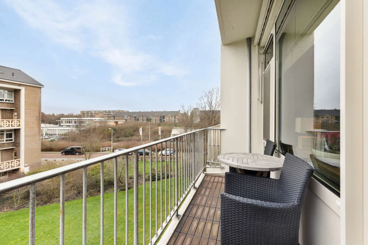 geblurde versie van de foto als achtergrond