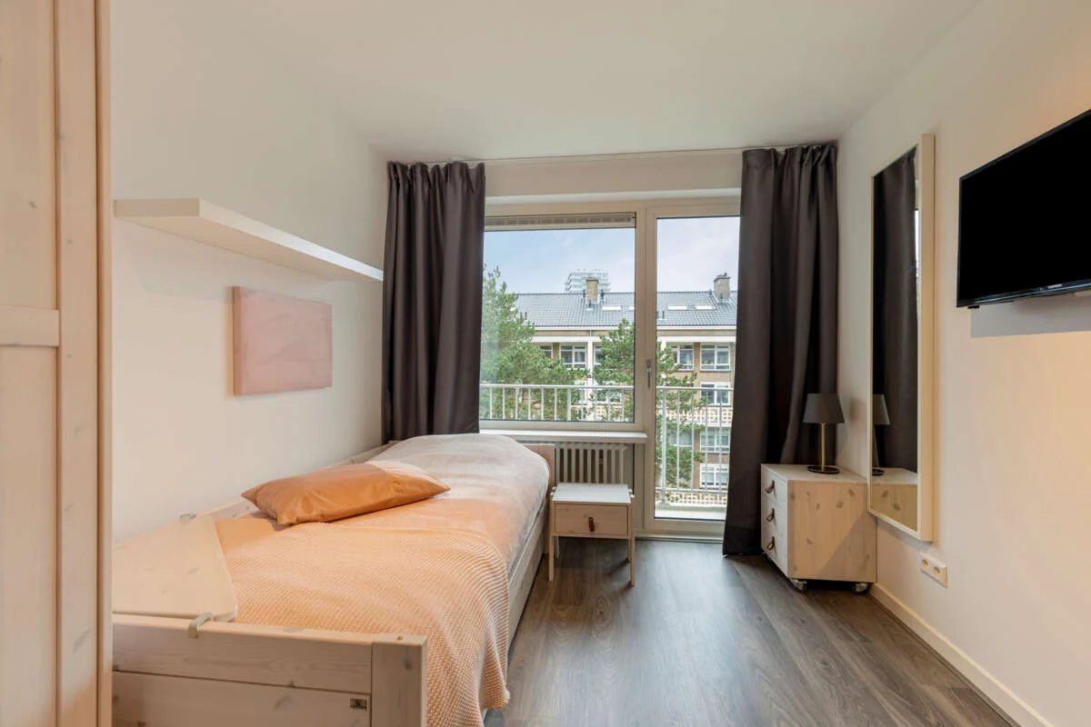 geblurde versie van de foto als achtergrond