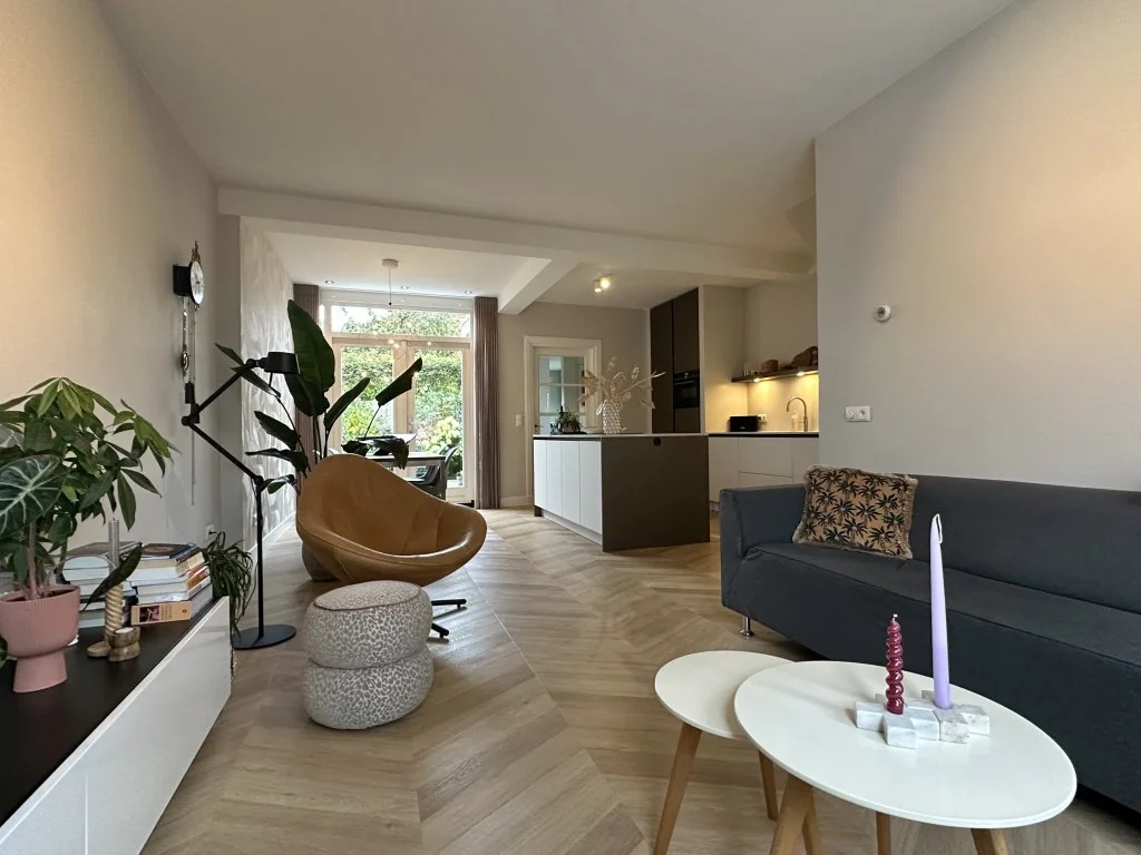 geblurde versie van de foto als achtergrond