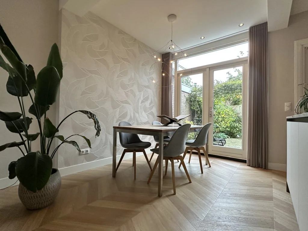 geblurde versie van de foto als achtergrond