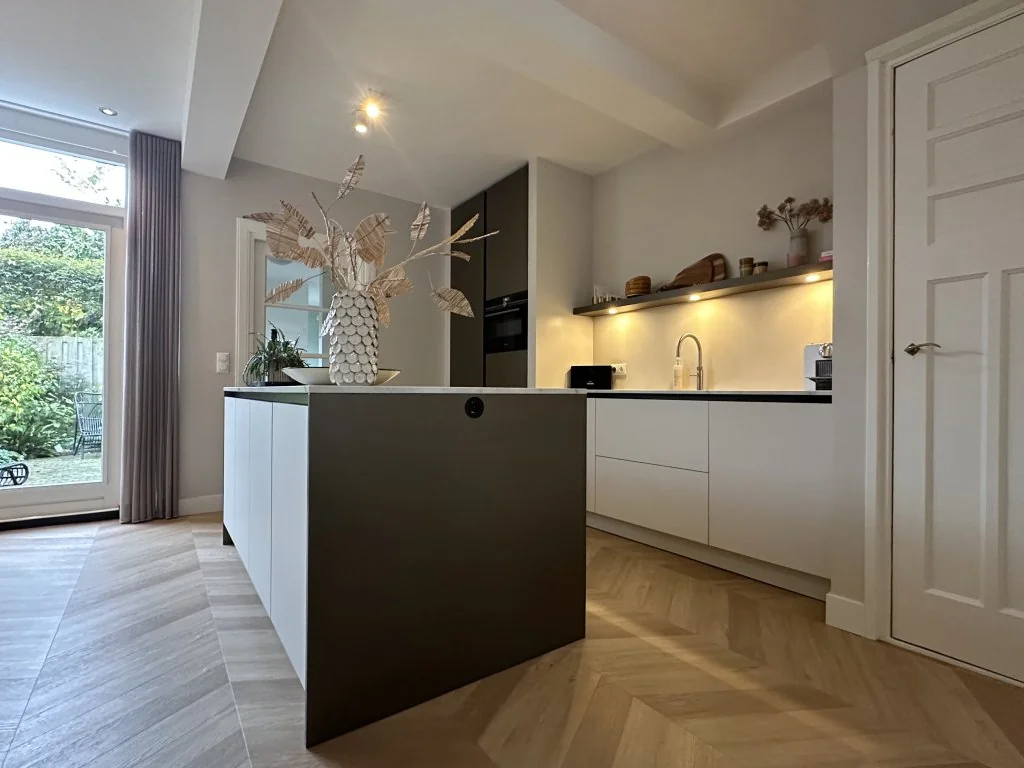 geblurde versie van de foto als achtergrond