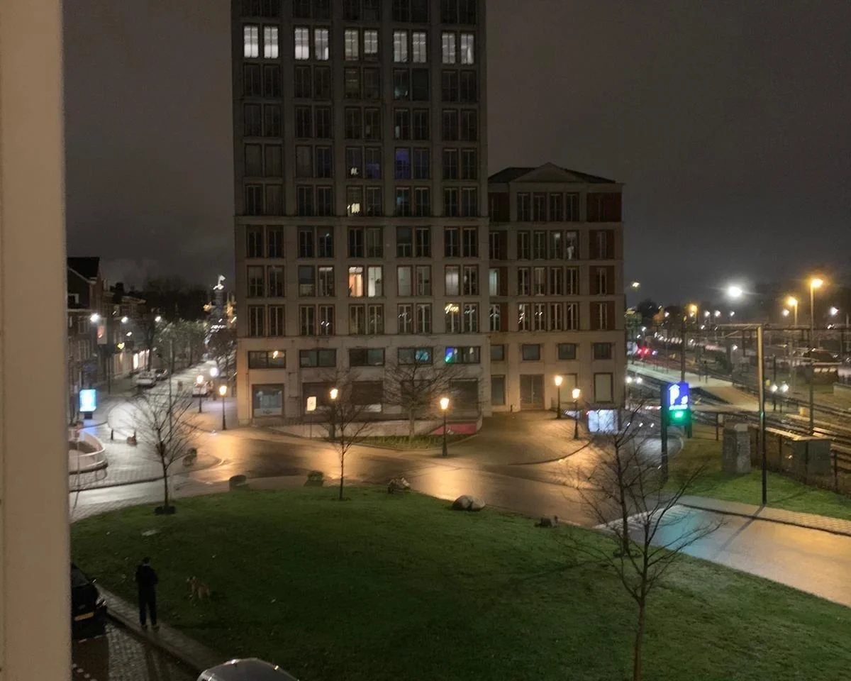 geblurde versie van de foto als achtergrond