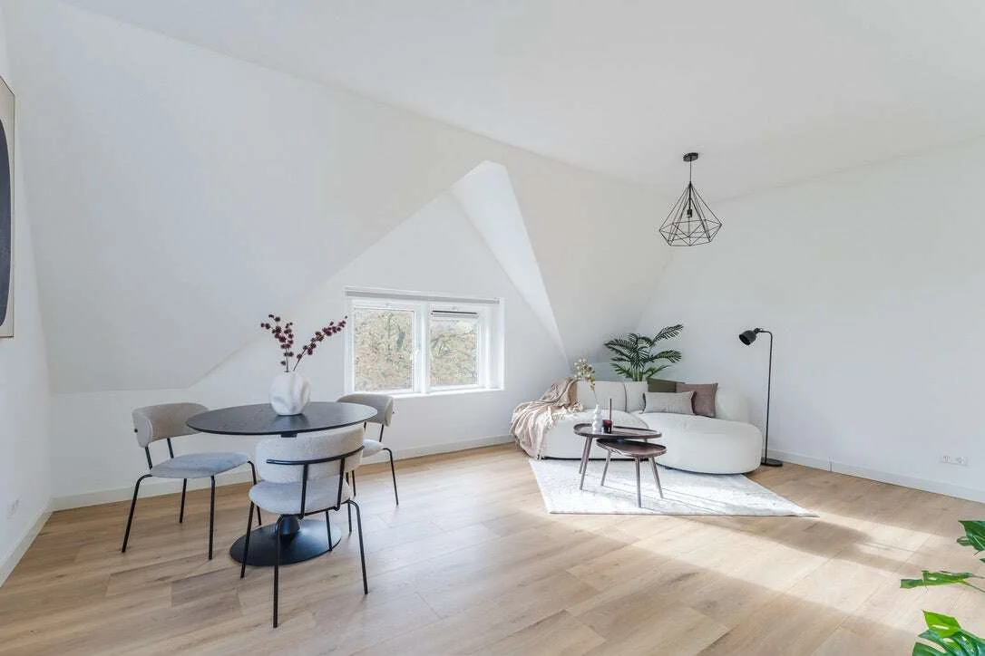 geblurde versie van de foto als achtergrond