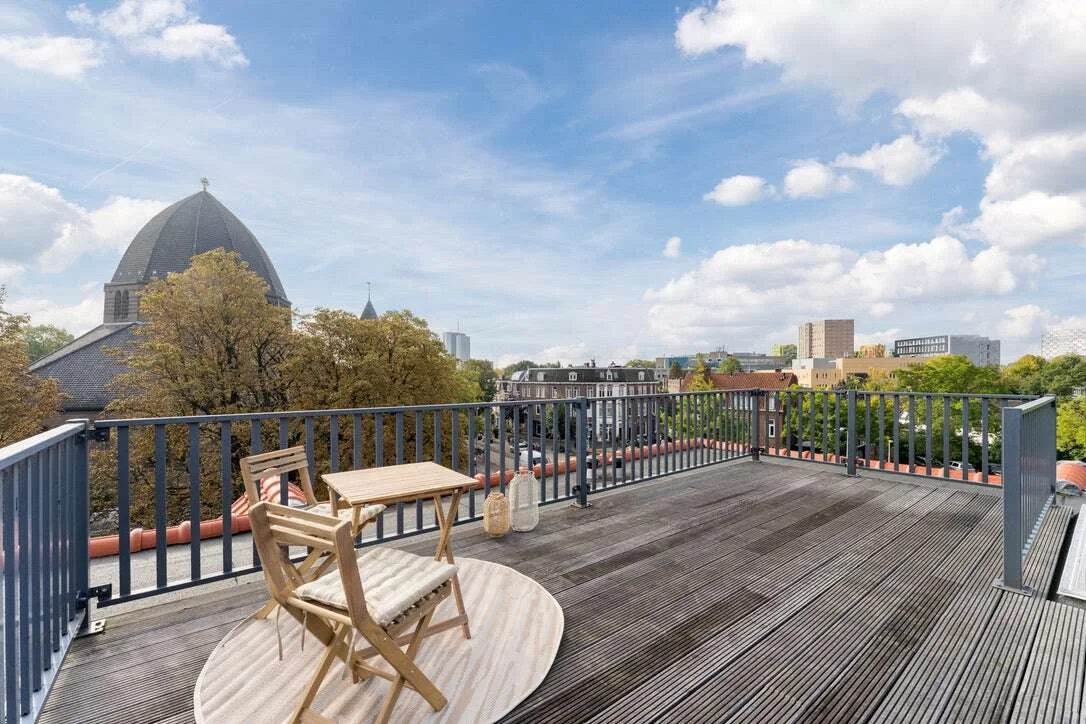 geblurde versie van de foto als achtergrond