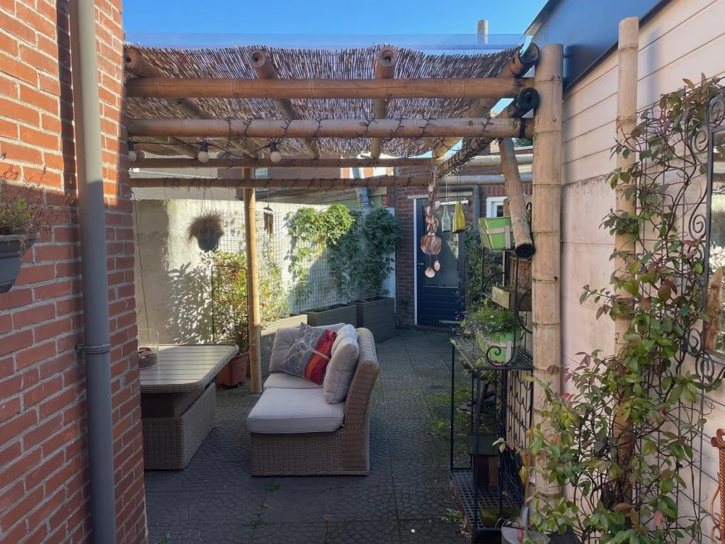 geblurde versie van de foto als achtergrond