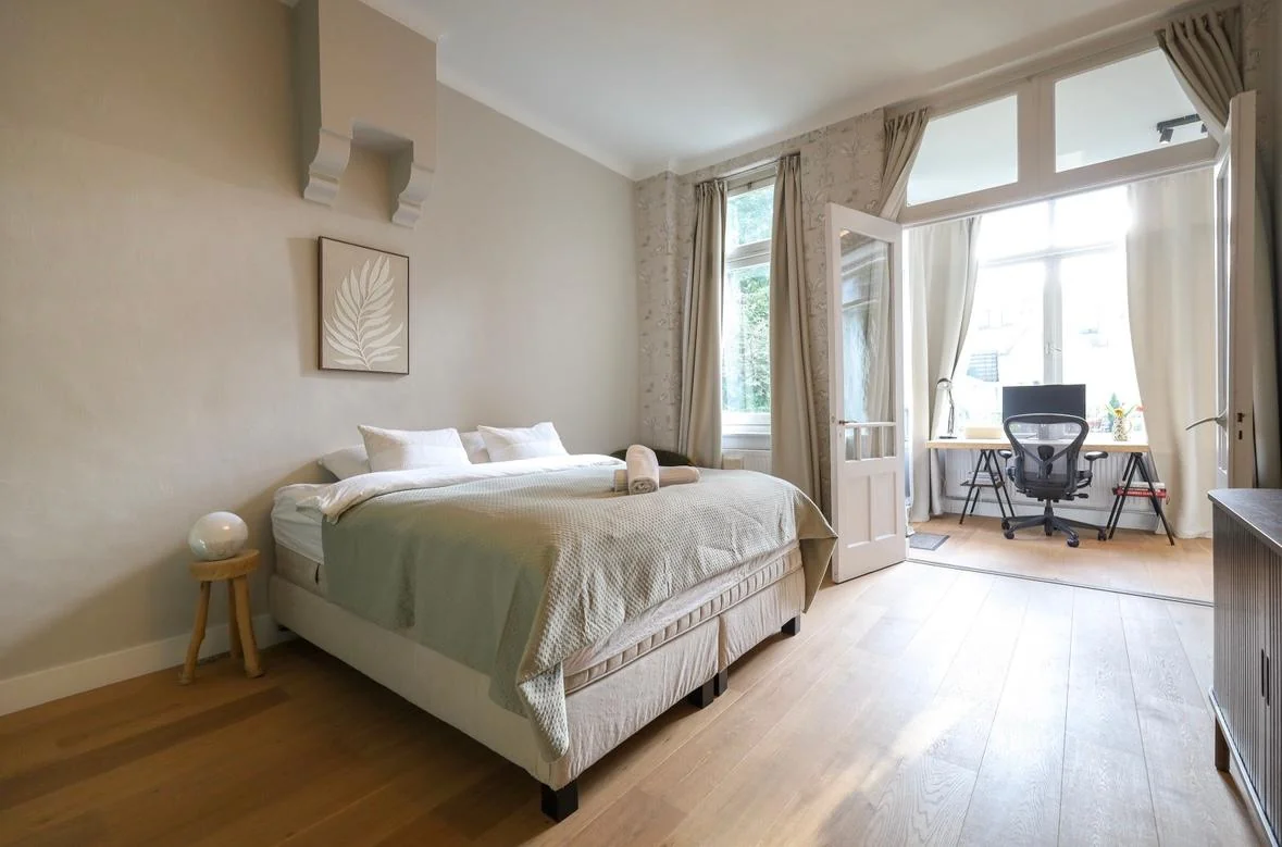 geblurde versie van de foto als achtergrond