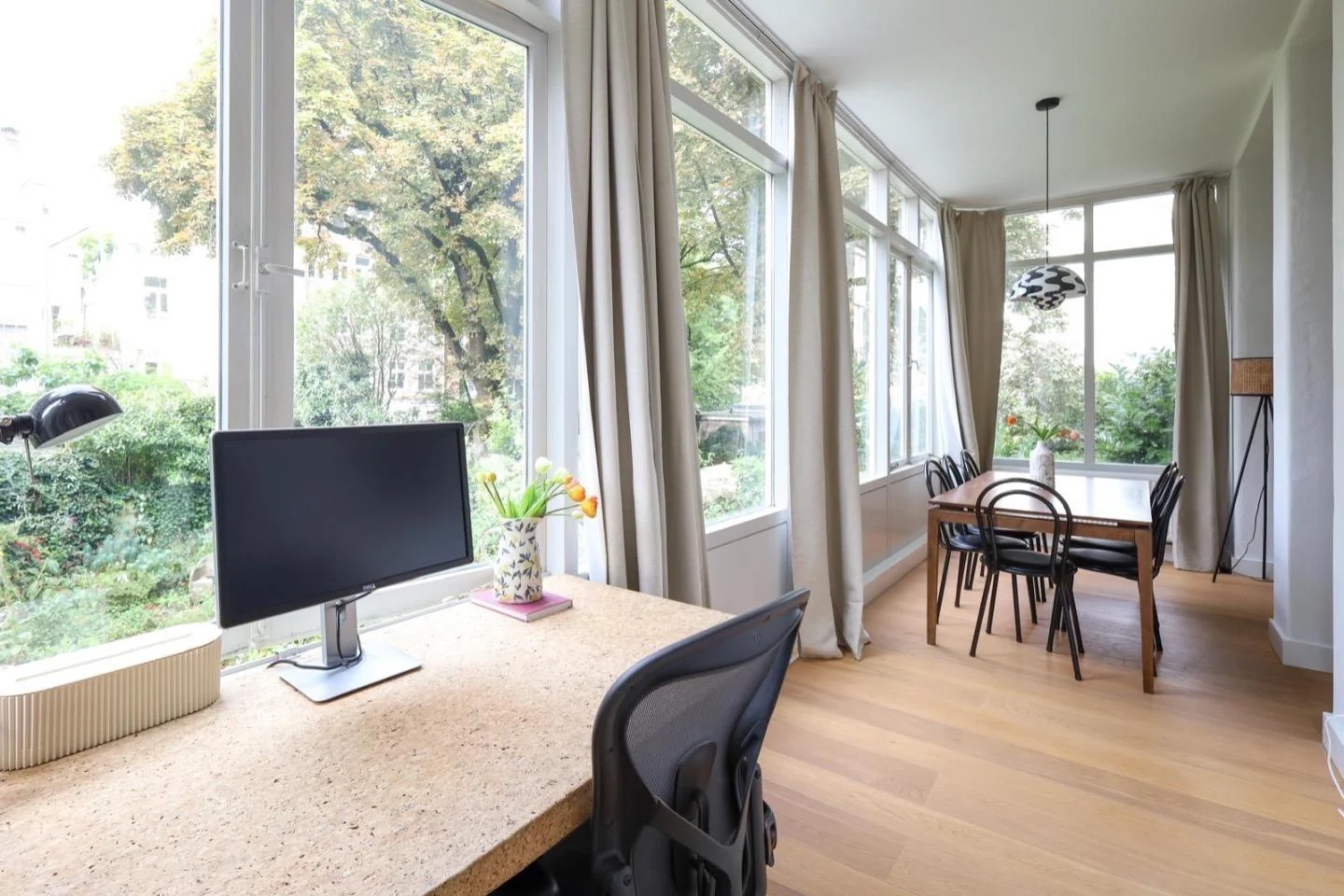 geblurde versie van de foto als achtergrond