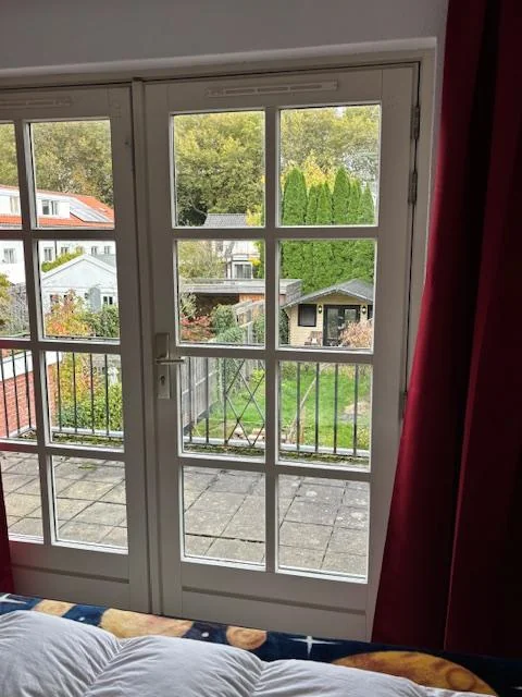 geblurde versie van de foto als achtergrond