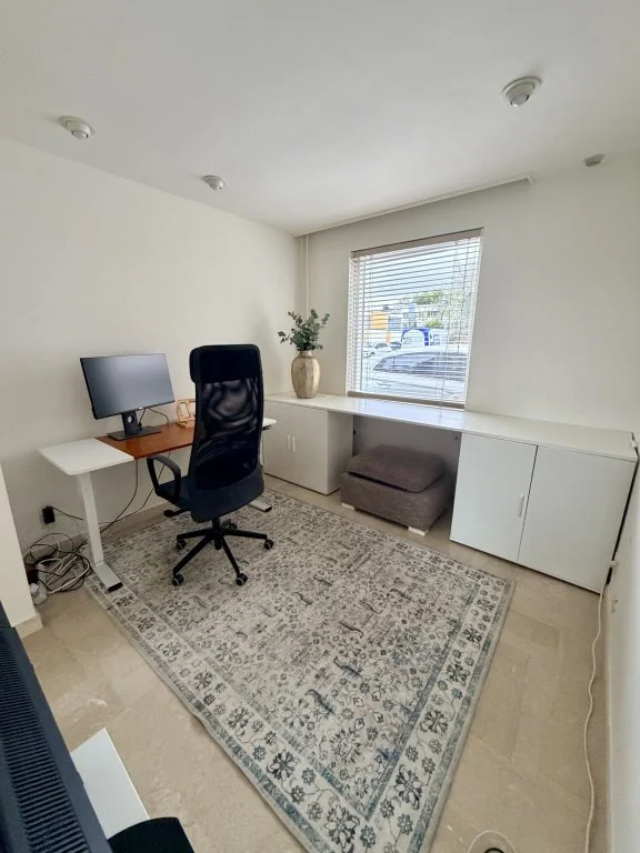 geblurde versie van de foto als achtergrond