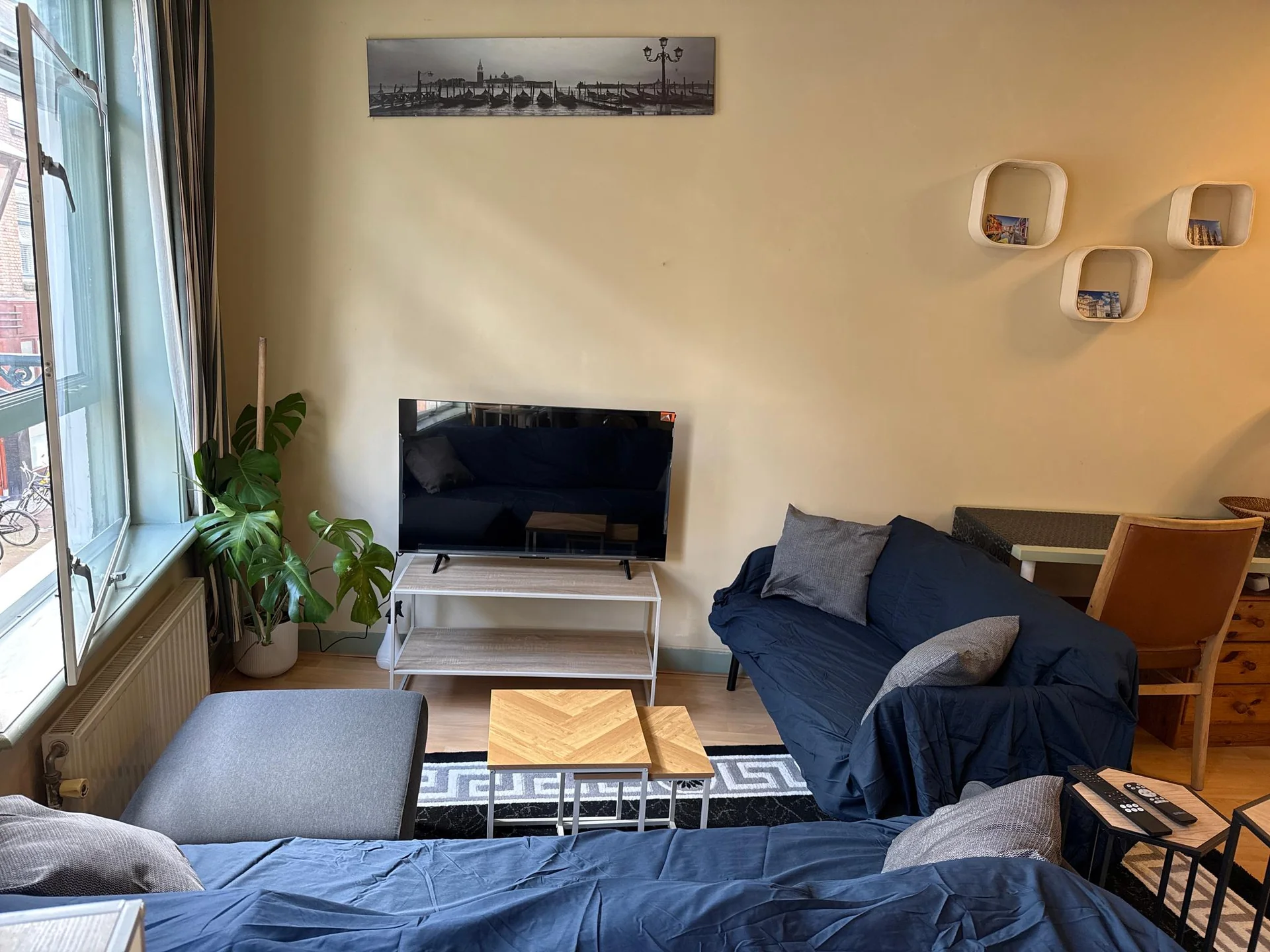 geblurde versie van de foto als achtergrond