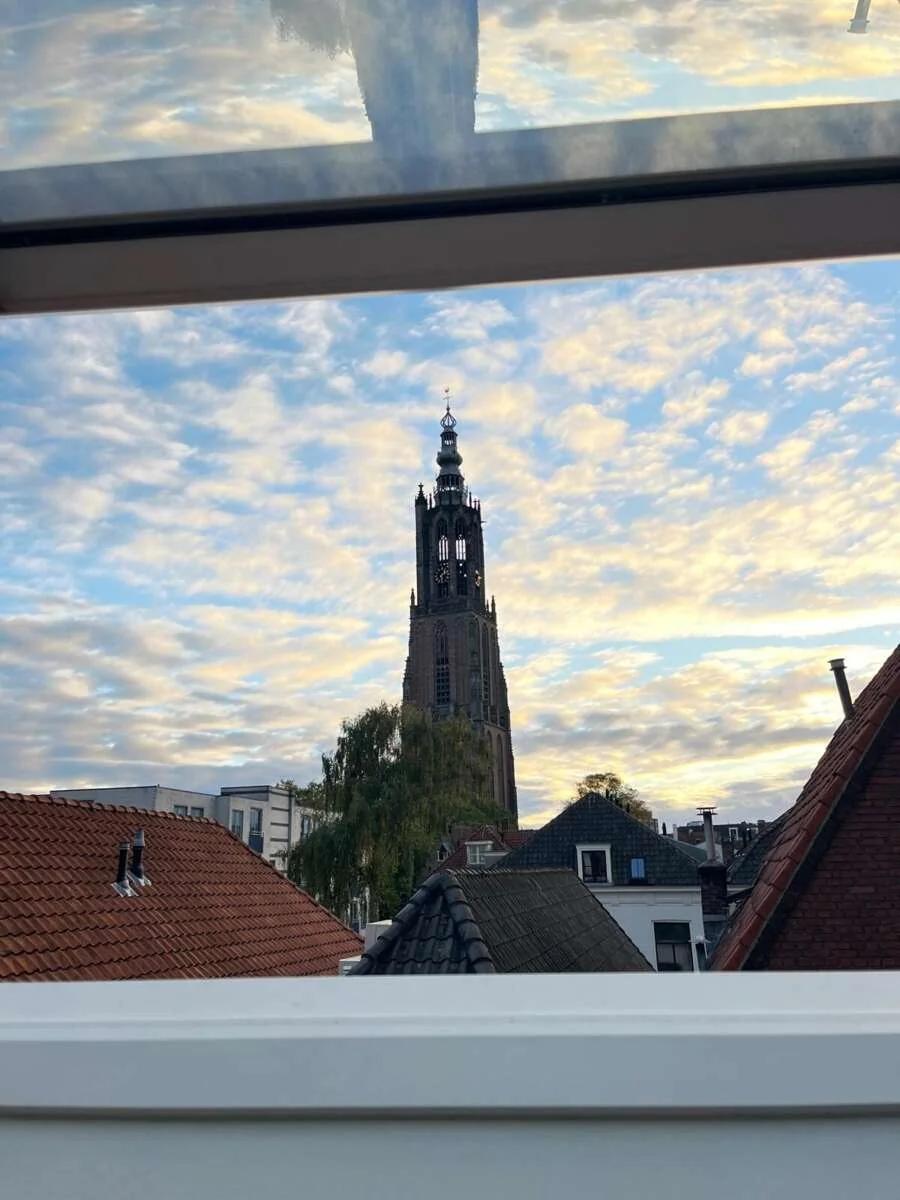 geblurde versie van de foto als achtergrond