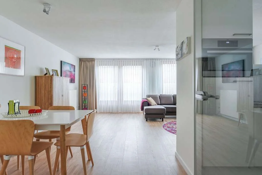 geblurde versie van de foto als achtergrond