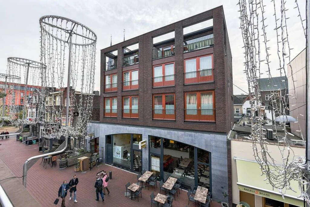 geblurde versie van de foto als achtergrond