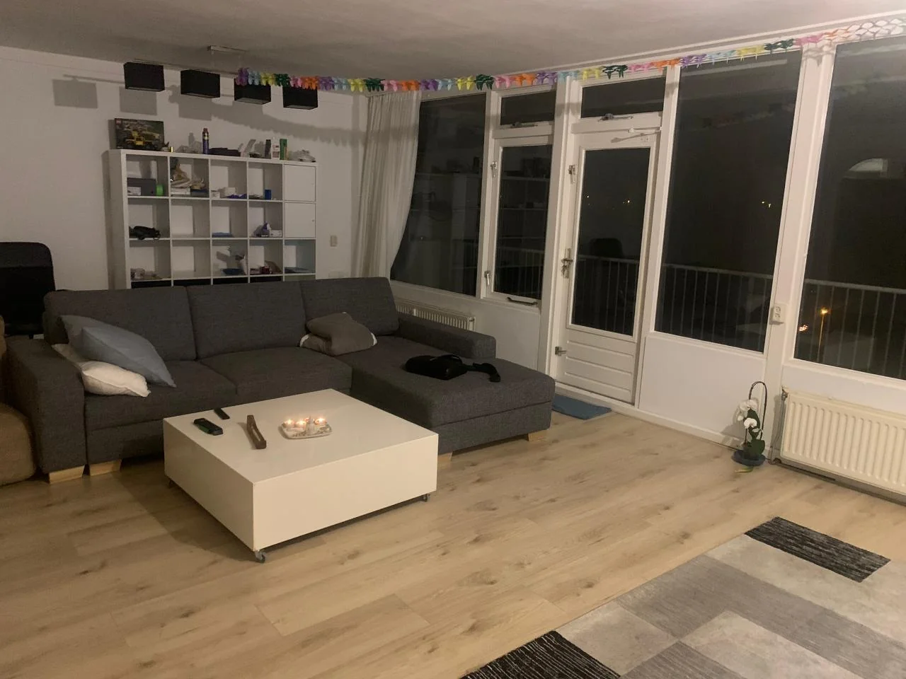 geblurde versie van de foto als achtergrond