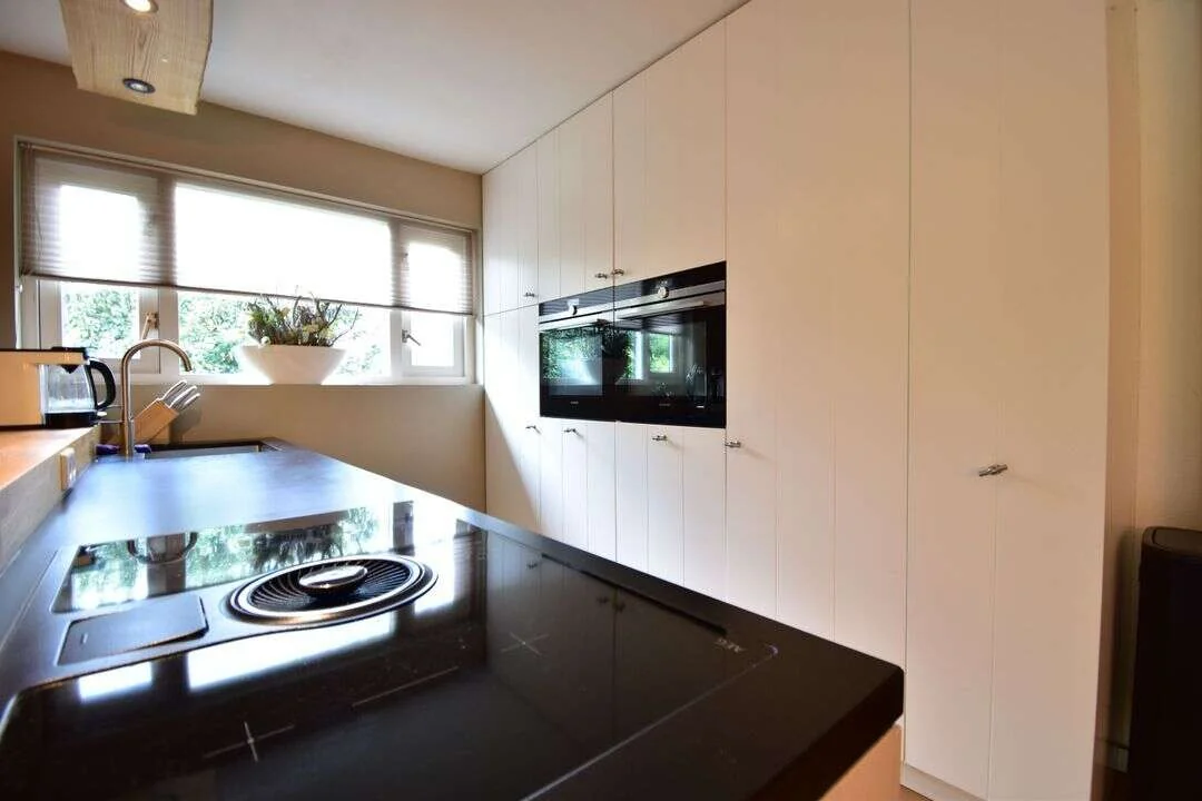 geblurde versie van de foto als achtergrond