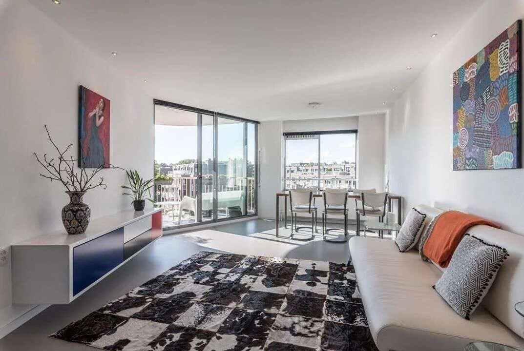 geblurde versie van de foto als achtergrond