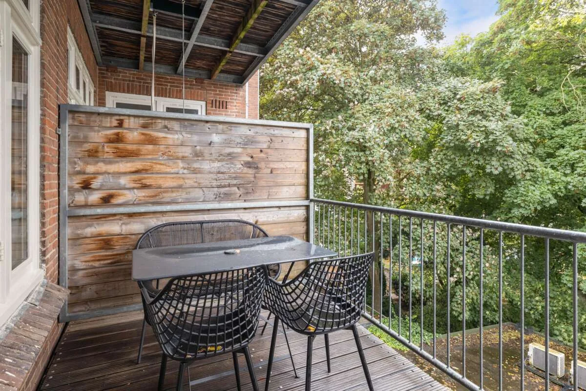 geblurde versie van de foto als achtergrond