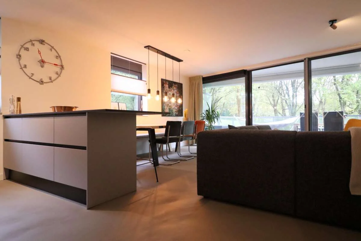 geblurde versie van de foto als achtergrond