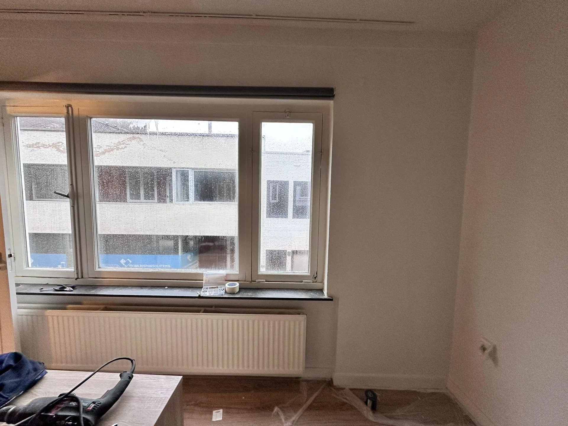 geblurde versie van de foto als achtergrond