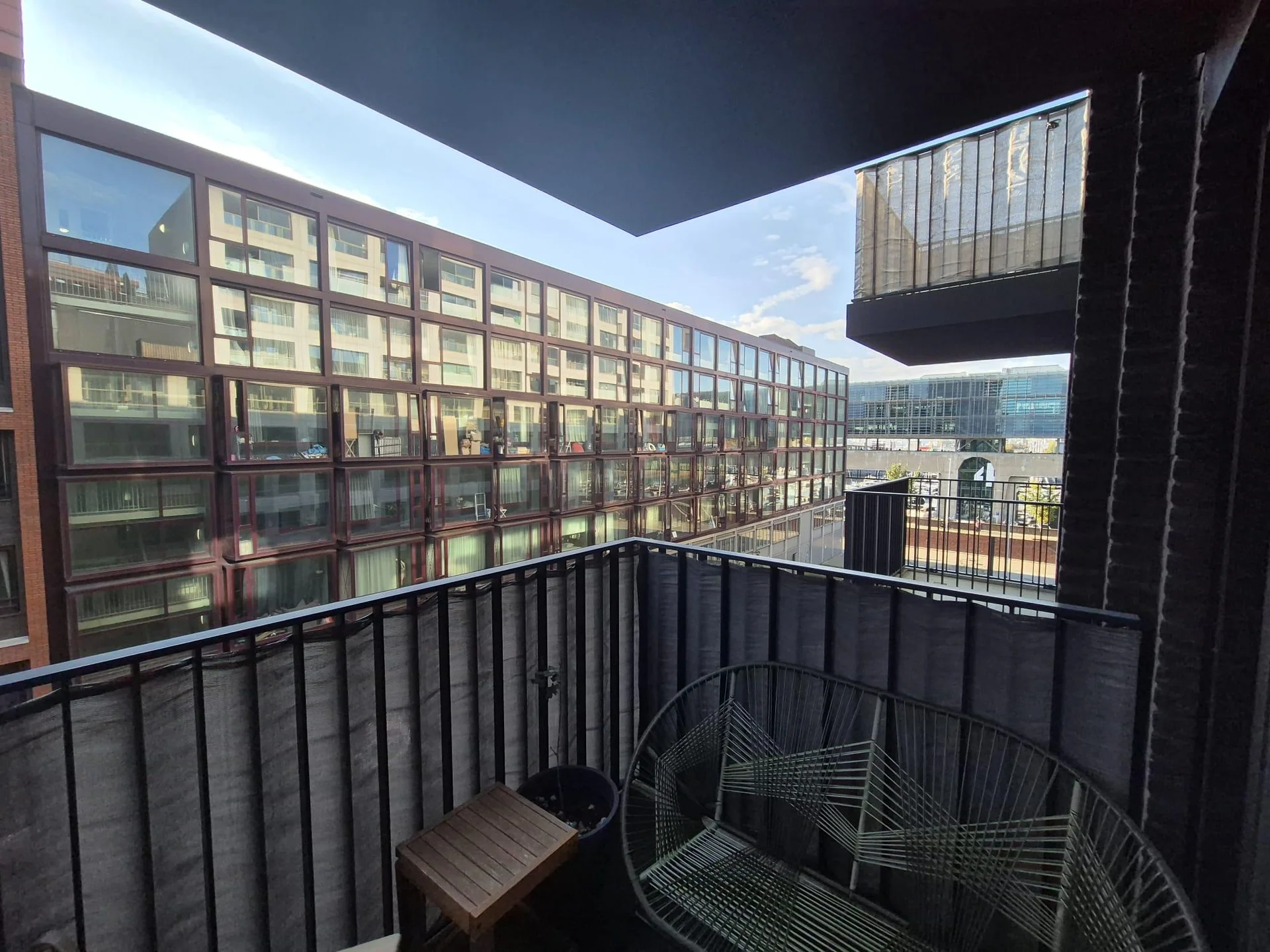 geblurde versie van de foto als achtergrond