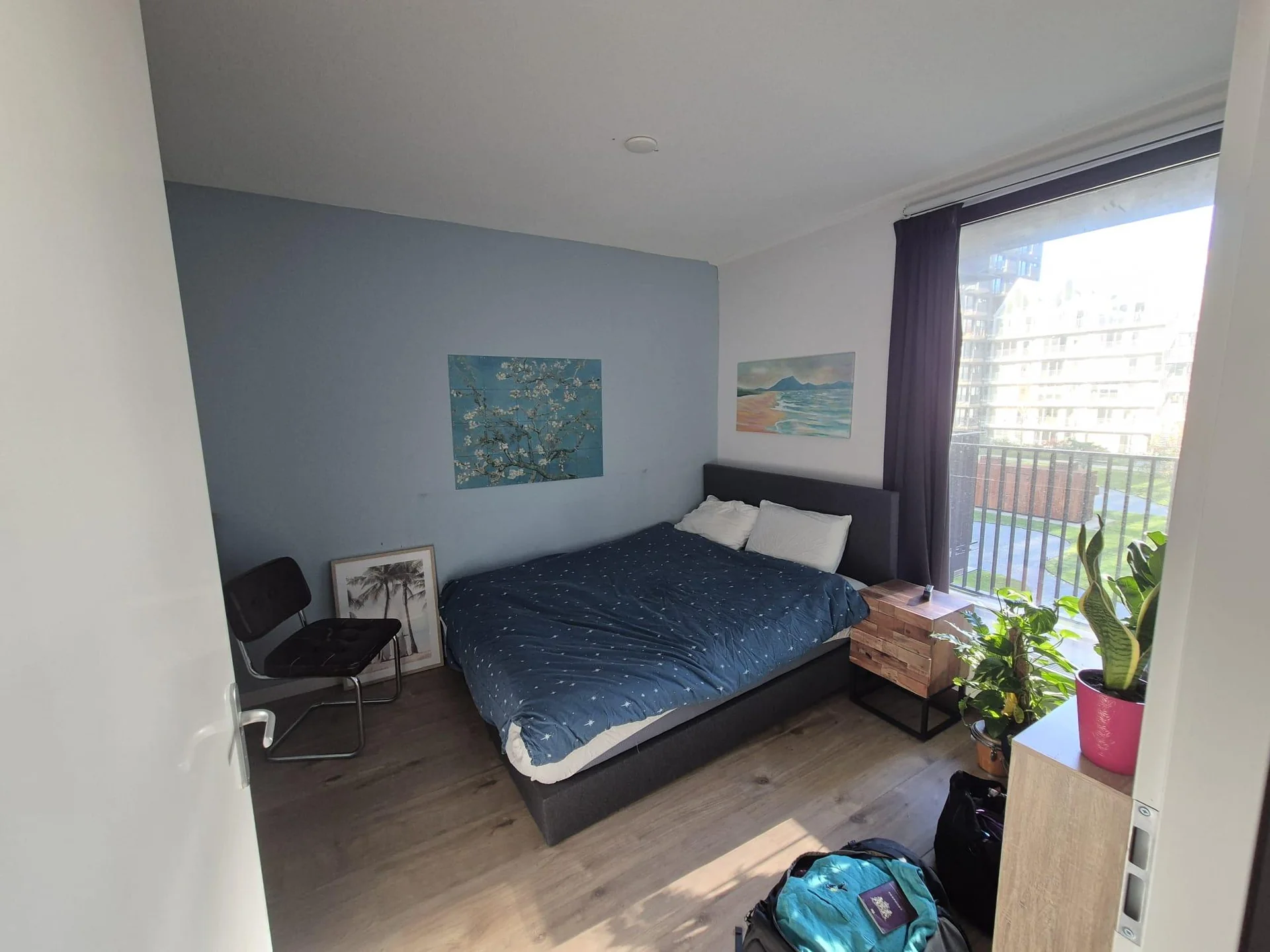 geblurde versie van de foto als achtergrond