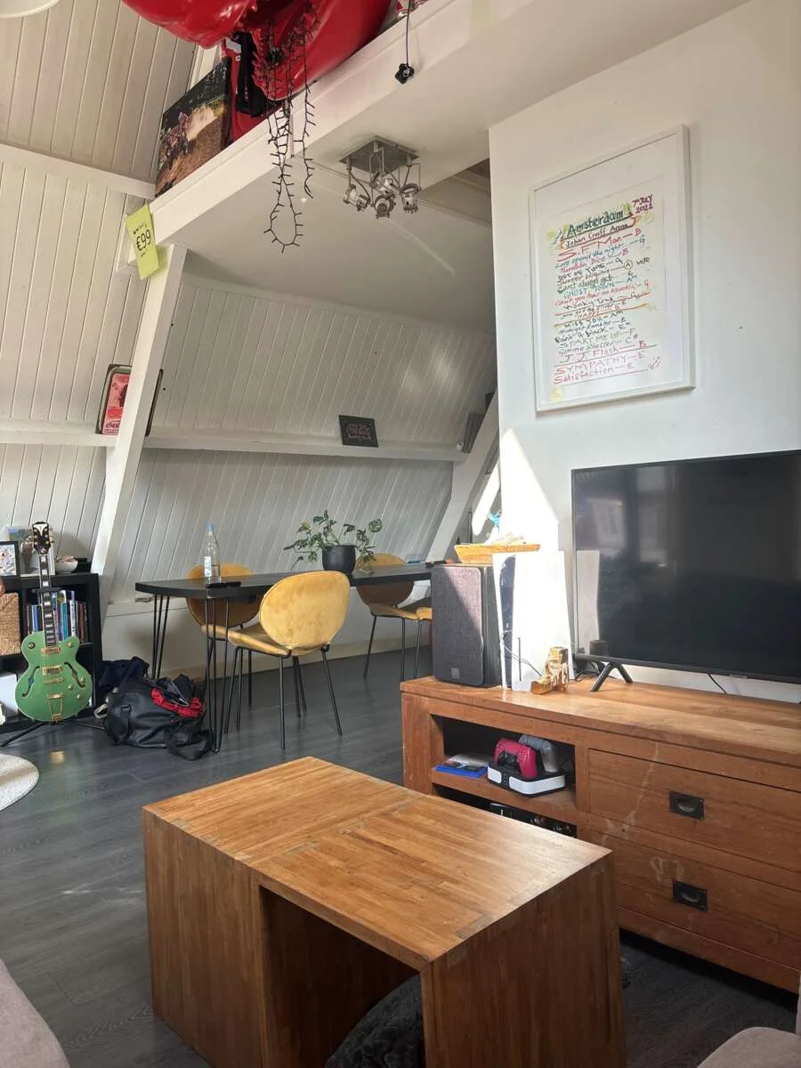 geblurde versie van de foto als achtergrond