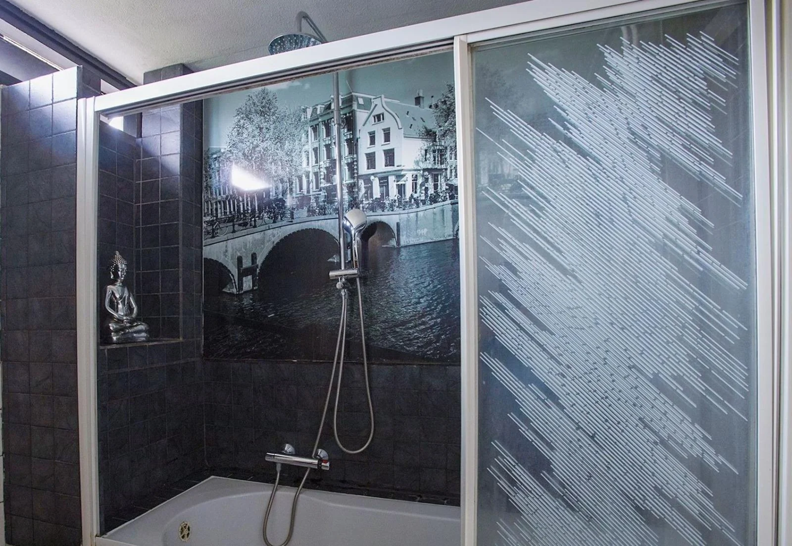 geblurde versie van de foto als achtergrond