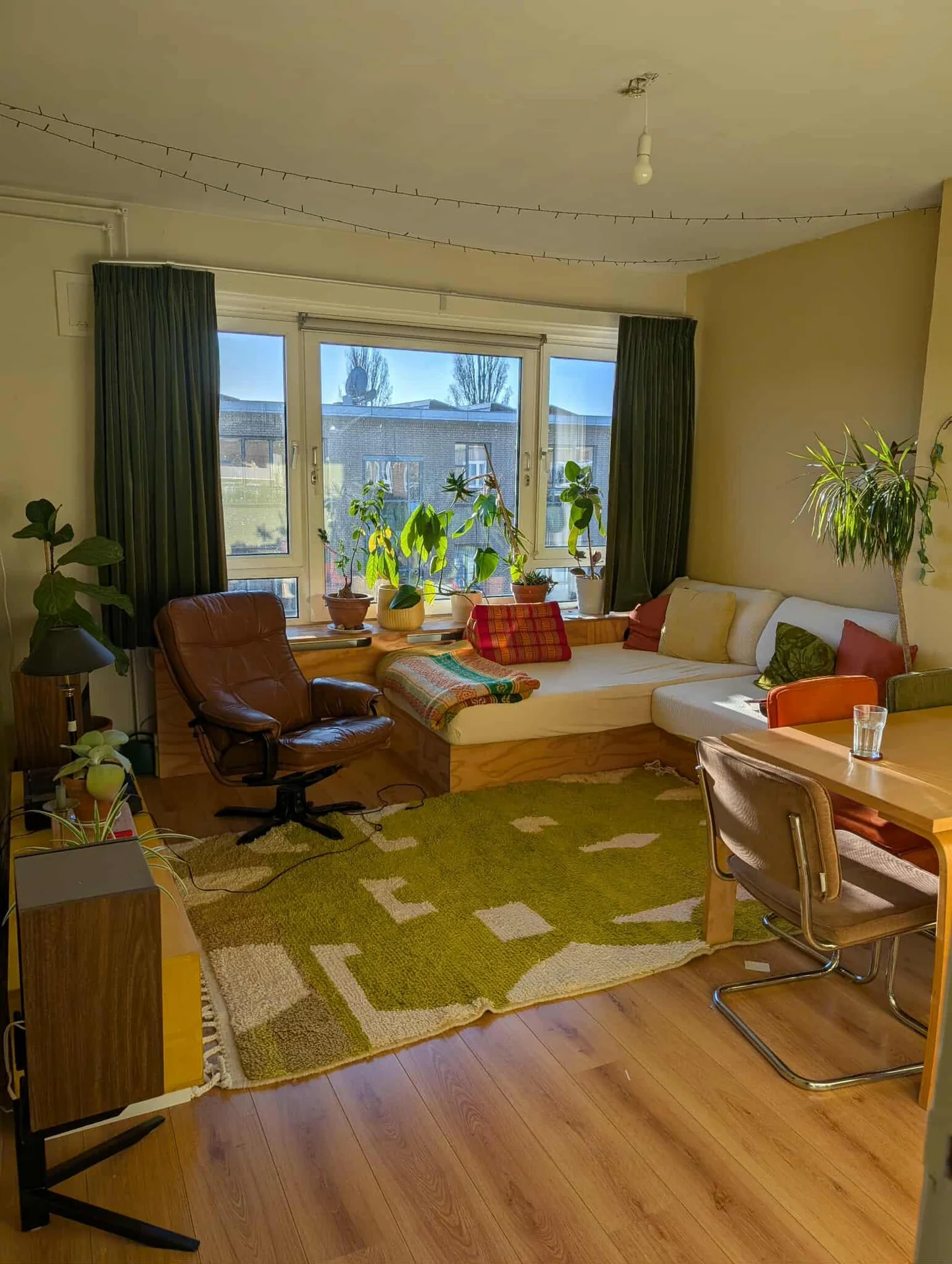 geblurde versie van de foto als achtergrond