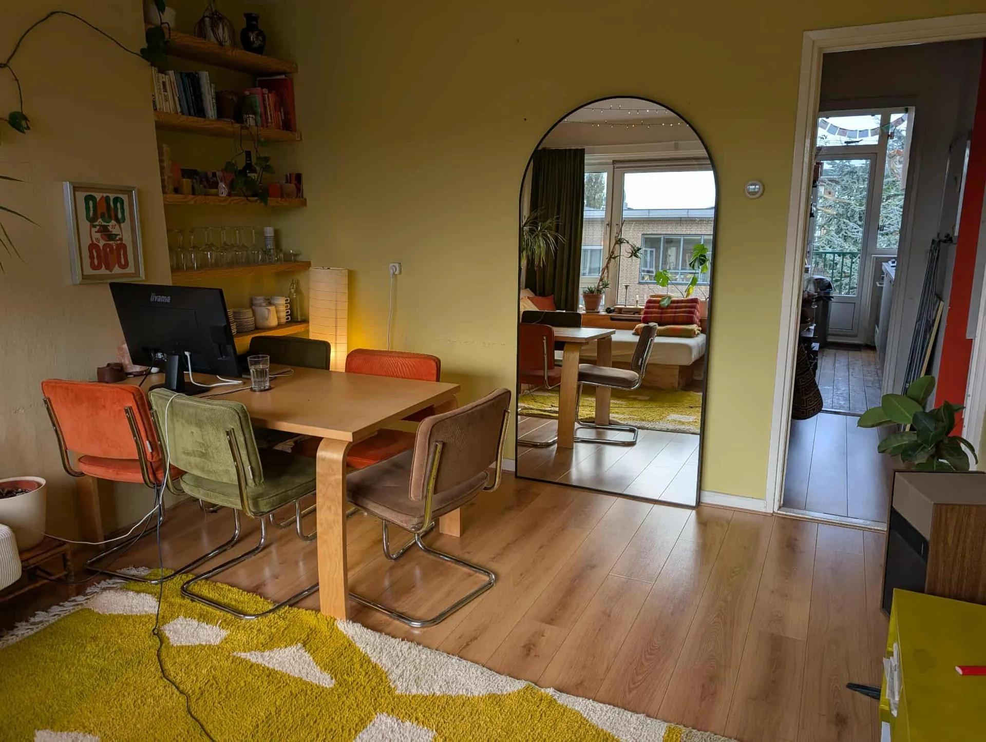 geblurde versie van de foto als achtergrond