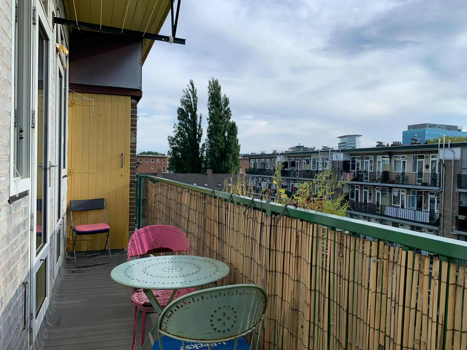 geblurde versie van de foto als achtergrond