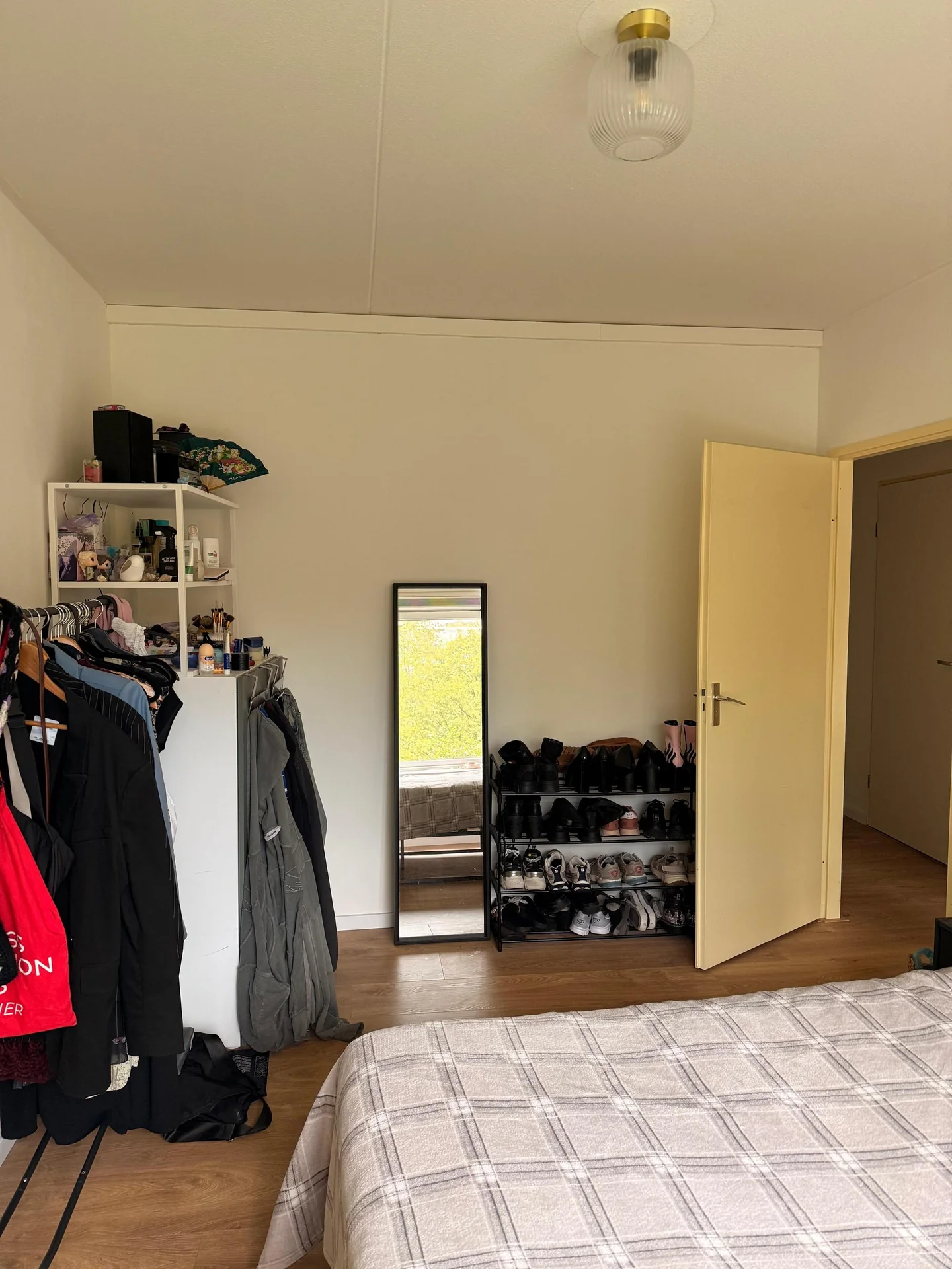 geblurde versie van de foto als achtergrond