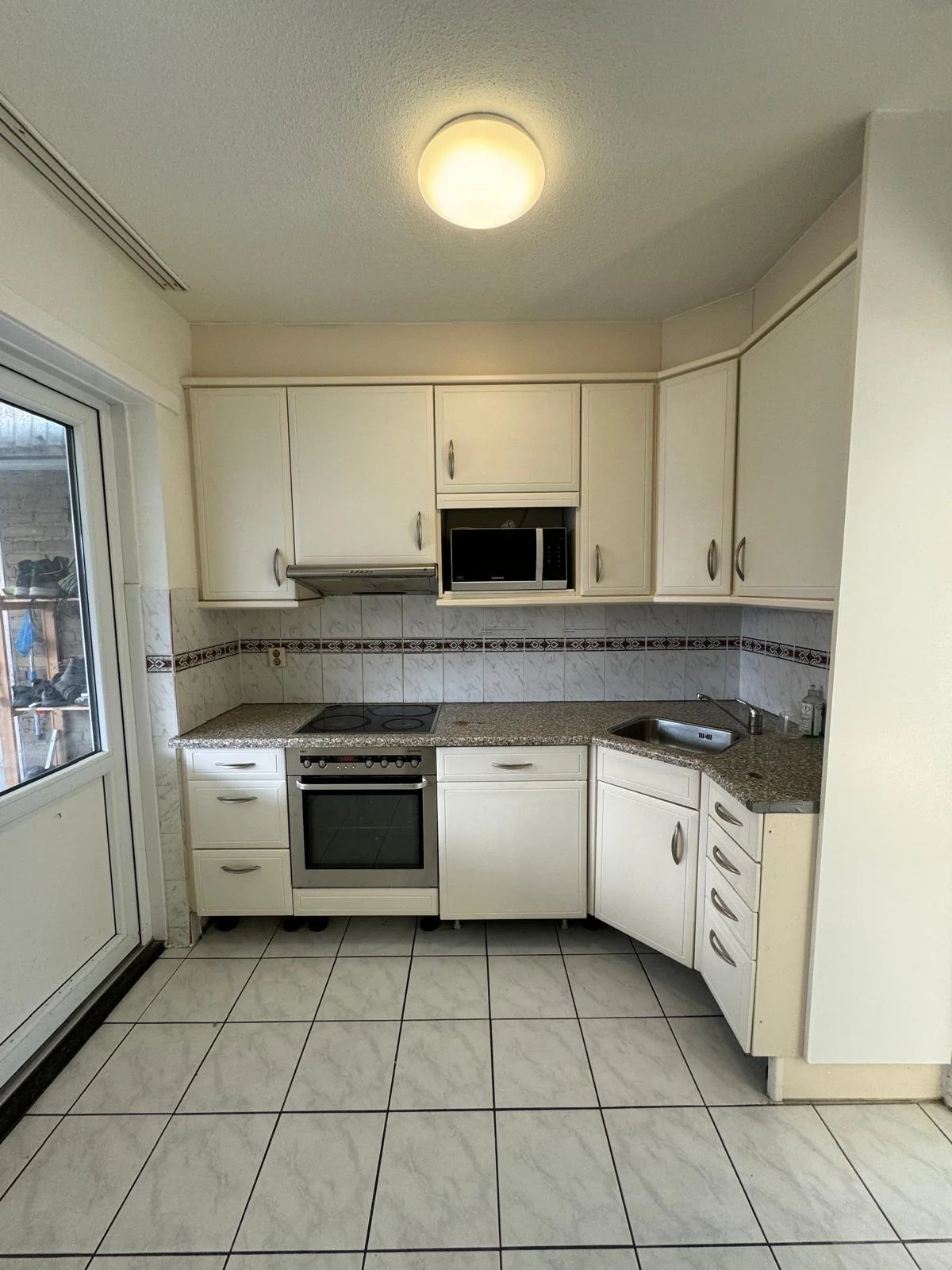 geblurde versie van de foto als achtergrond