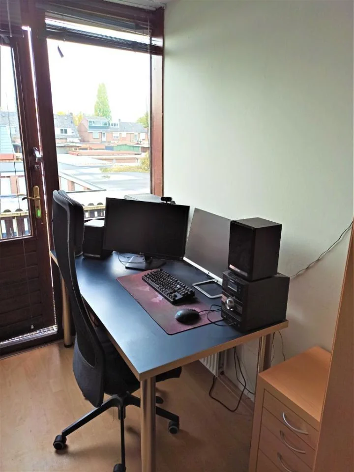 geblurde versie van de foto als achtergrond