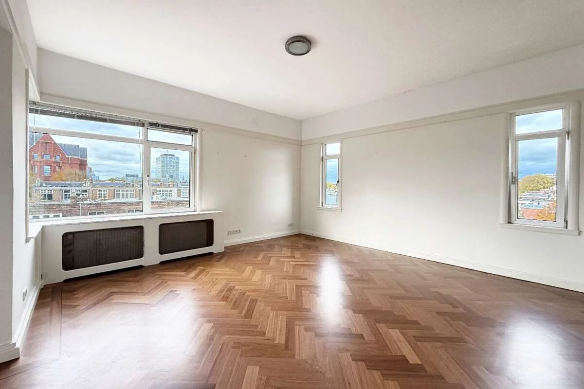 geblurde versie van de foto als achtergrond