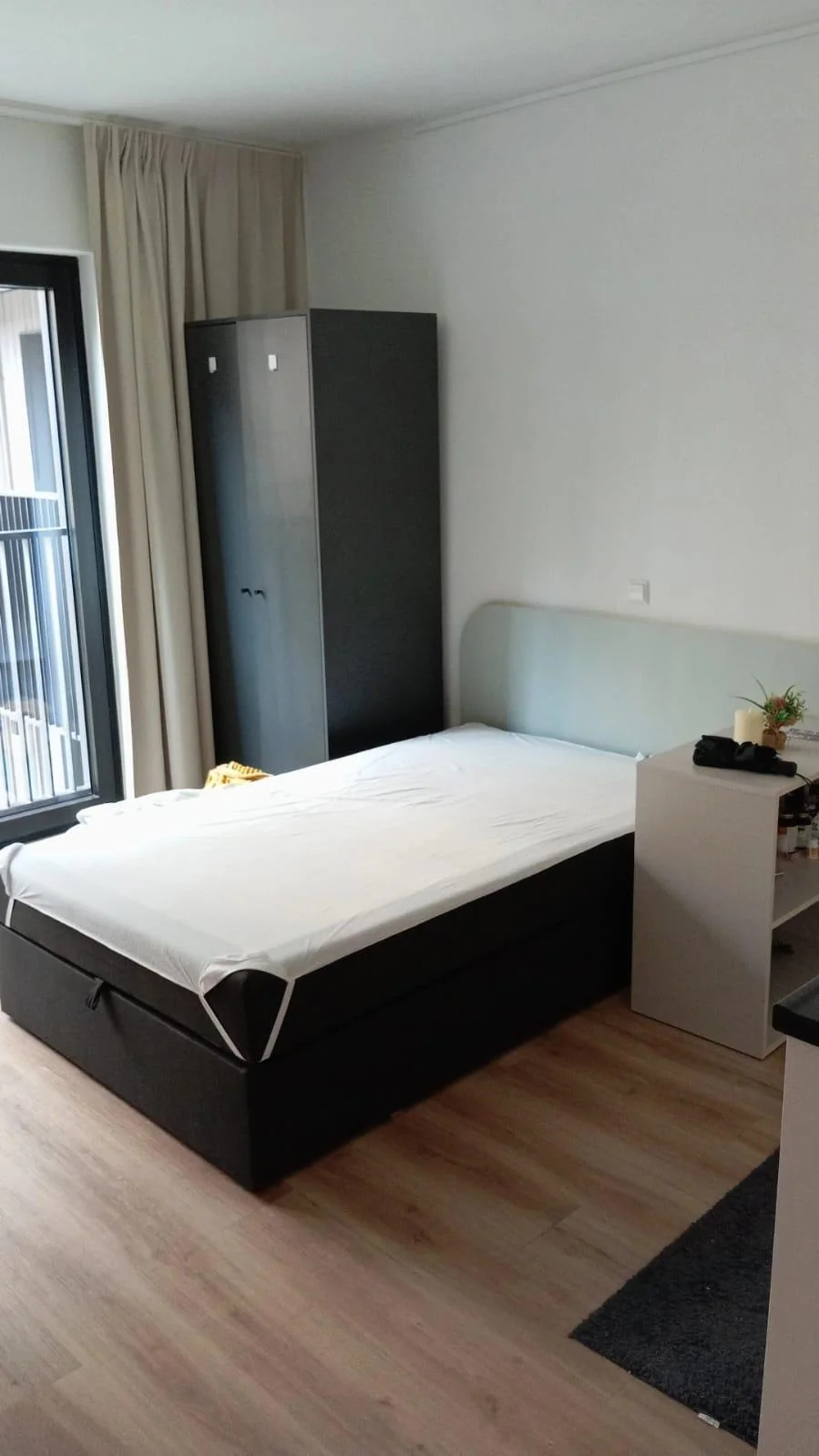 geblurde versie van de foto als achtergrond