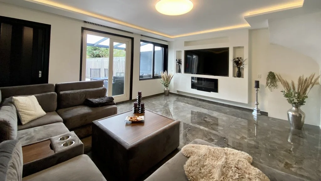 geblurde versie van de foto als achtergrond