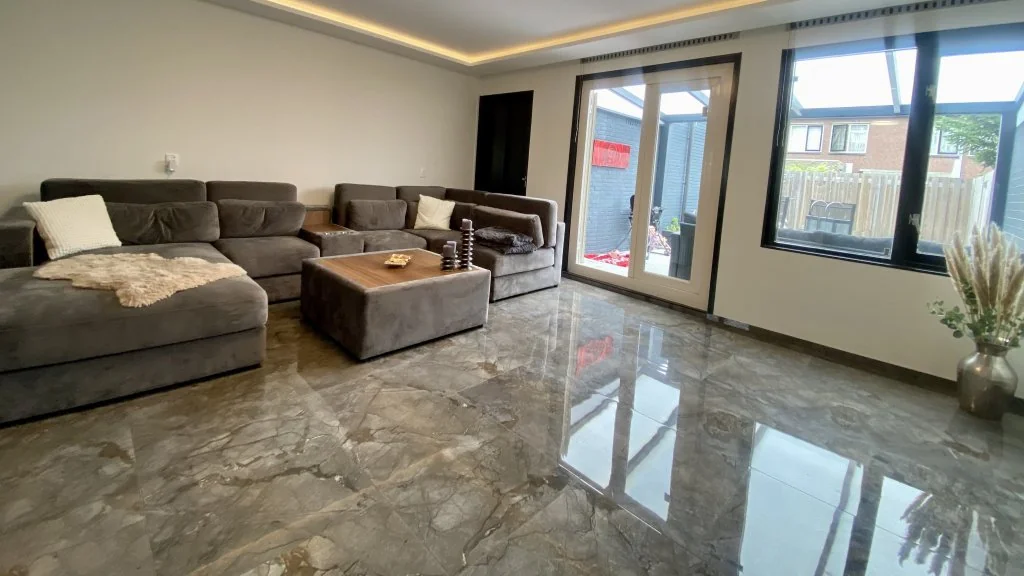 geblurde versie van de foto als achtergrond