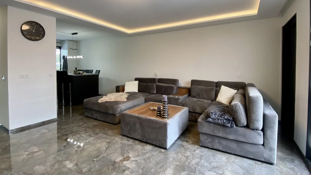 geblurde versie van de foto als achtergrond