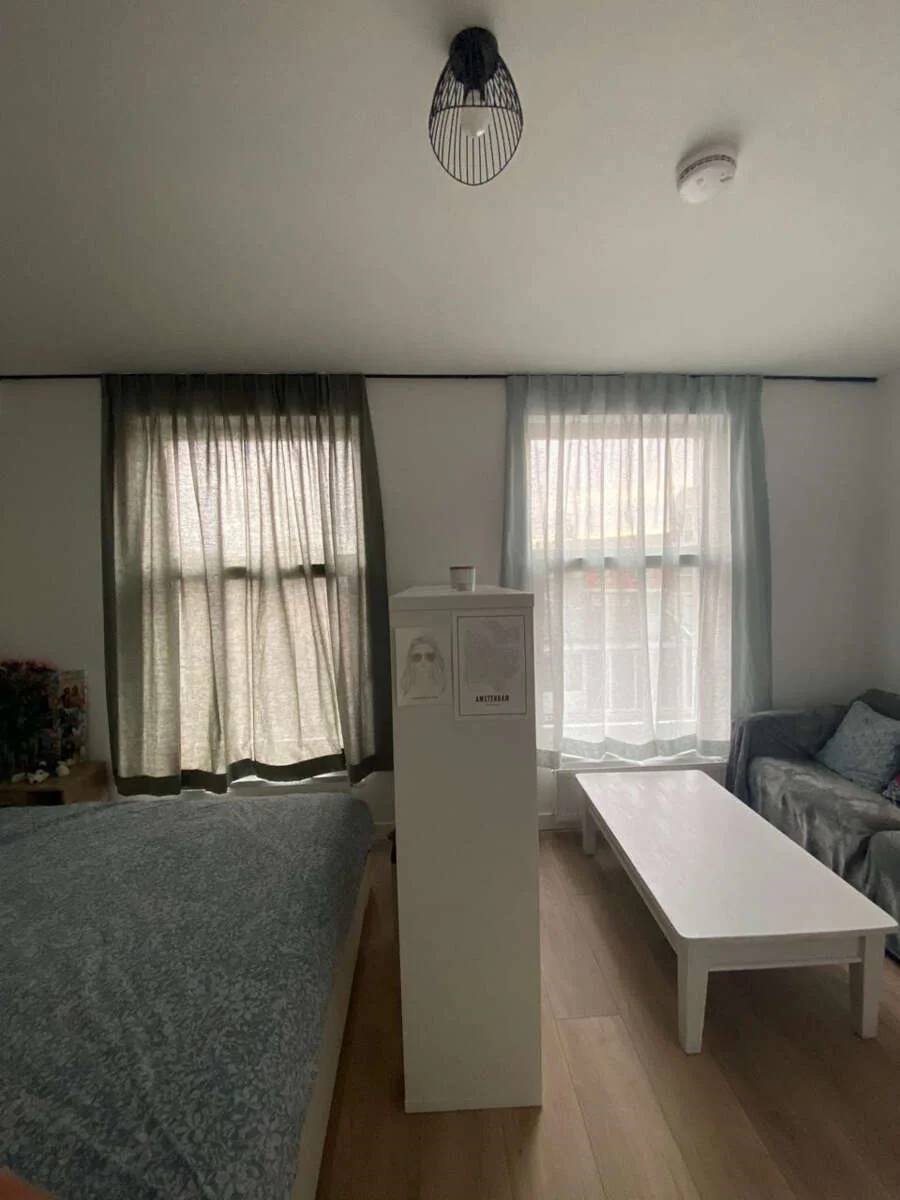 geblurde versie van de foto als achtergrond