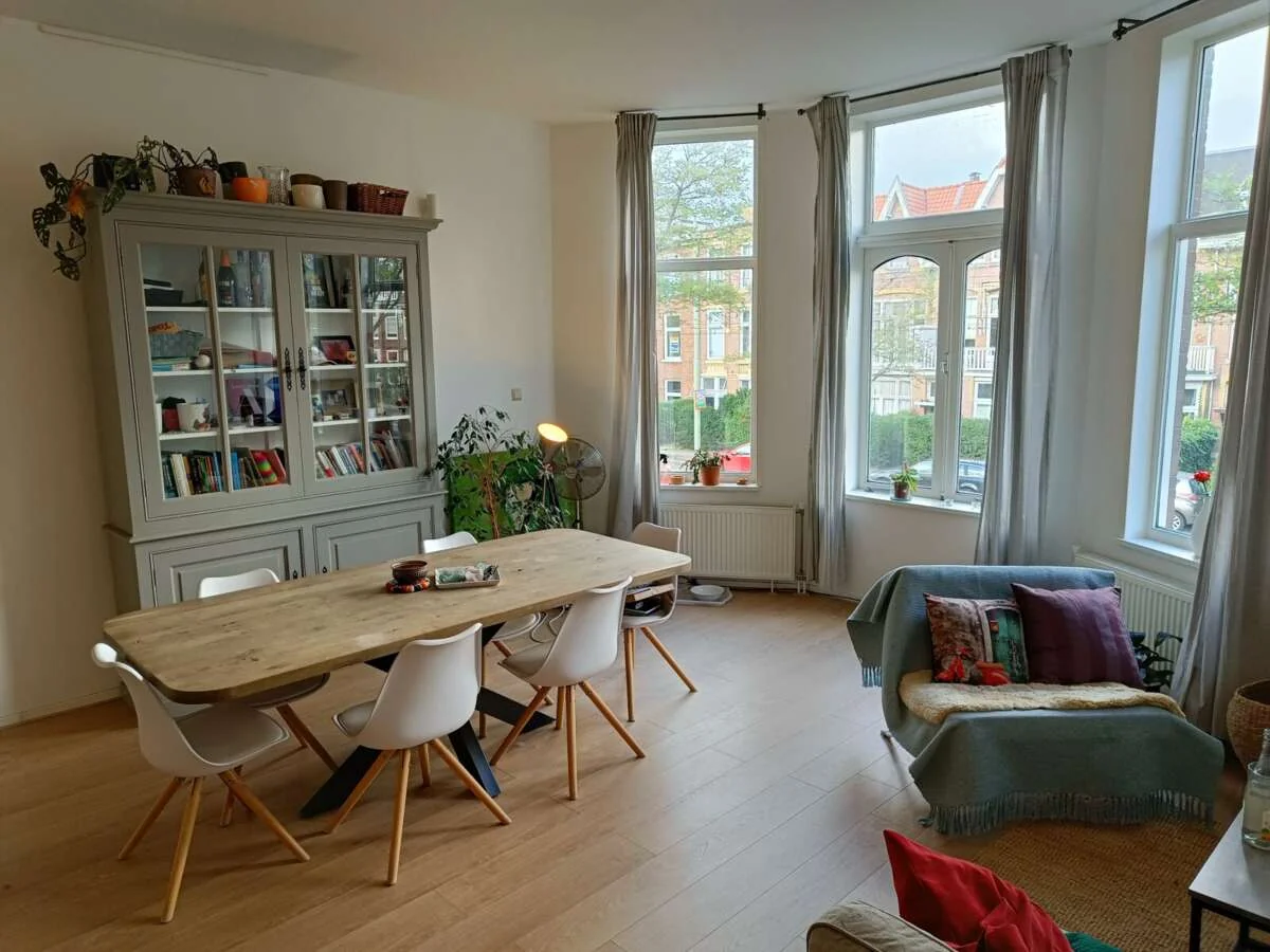 geblurde versie van de foto als achtergrond