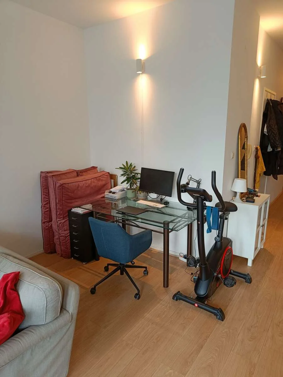 geblurde versie van de foto als achtergrond