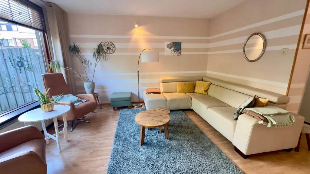 geblurde versie van de foto als achtergrond