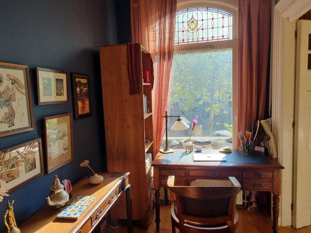 geblurde versie van de foto als achtergrond