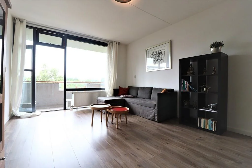 geblurde versie van de foto als achtergrond