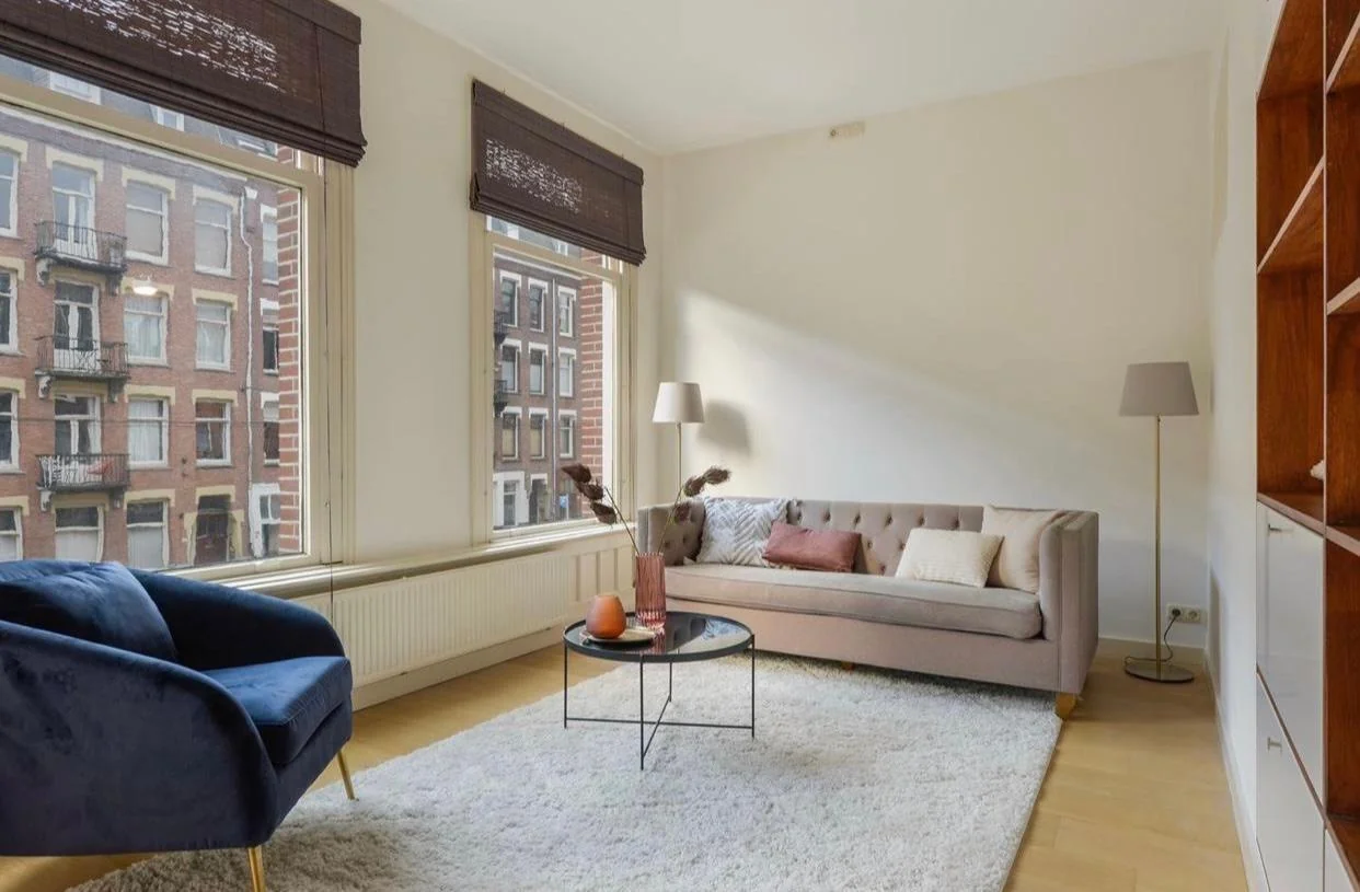 geblurde versie van de foto als achtergrond